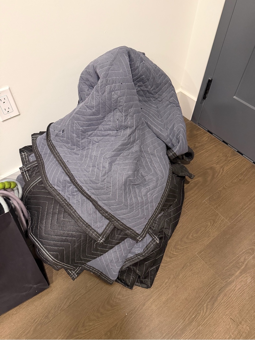 7 PODS Moving blankets